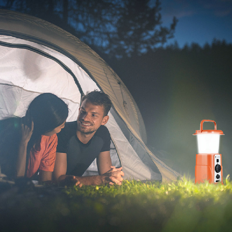 태양광 크랭크 라디오와 LED 캠핑 랜턴 AM/FM/W - Outdoor Power Group 리뷰 및 가격